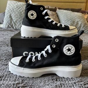 NWT Converse CTAS lugged fashion sneakers